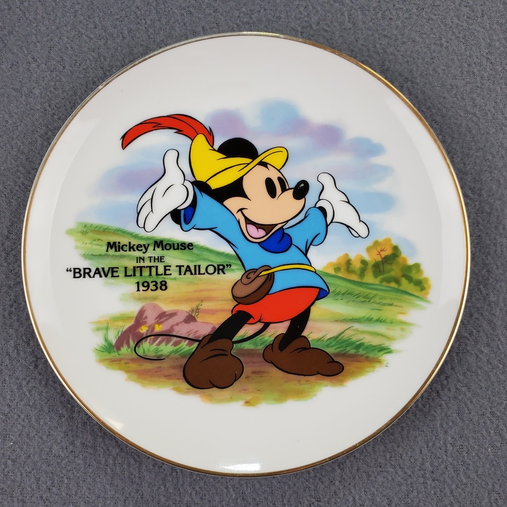 Walt Disney World Mickey Mouse Brave Little Tailor 1938 Collector Plate